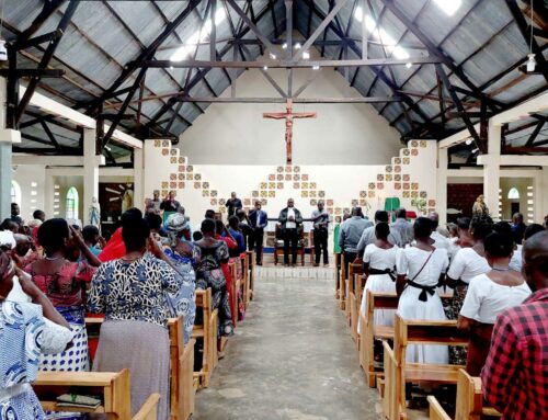 Tanzania, the bishop entrusts a parish to the Doctrinaries